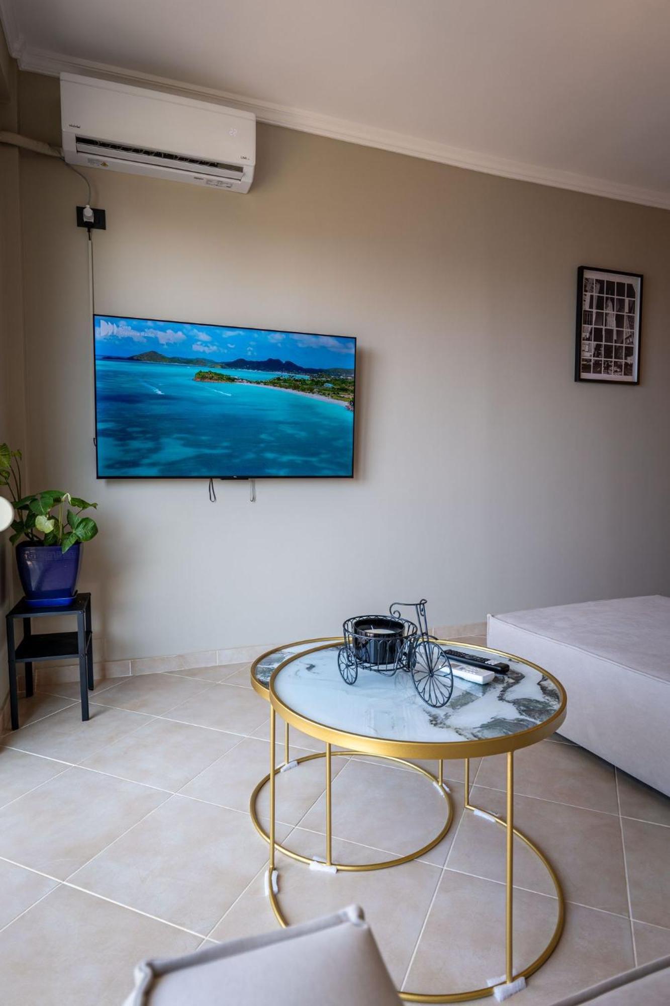 Luxurious Coastal Leilighet